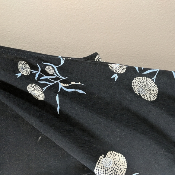 BCBG MaxAzria Black floral wrap dress - Picture 5 of 9